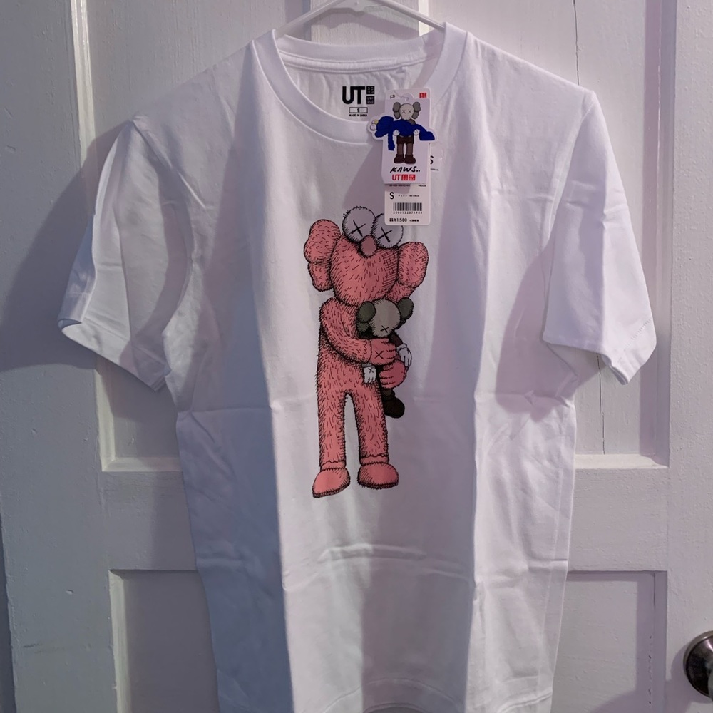 Uniqlo x KAWS Tee